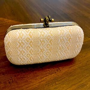 MYSTIQUE CLUTCH HARD SHELL CASE WHITE/WHEAT WOVEN WITH BRASS SERPENT CLASP